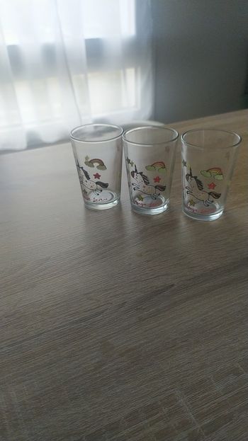 3 verres licorne