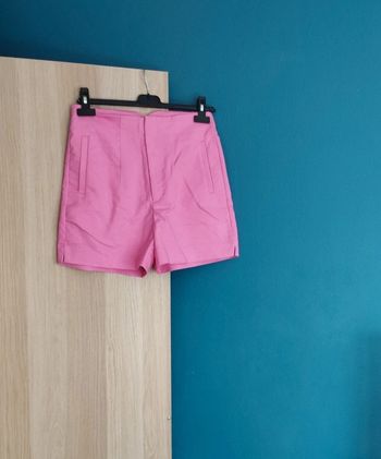 Short rose habillée neuf stradivarius - Taille M 38