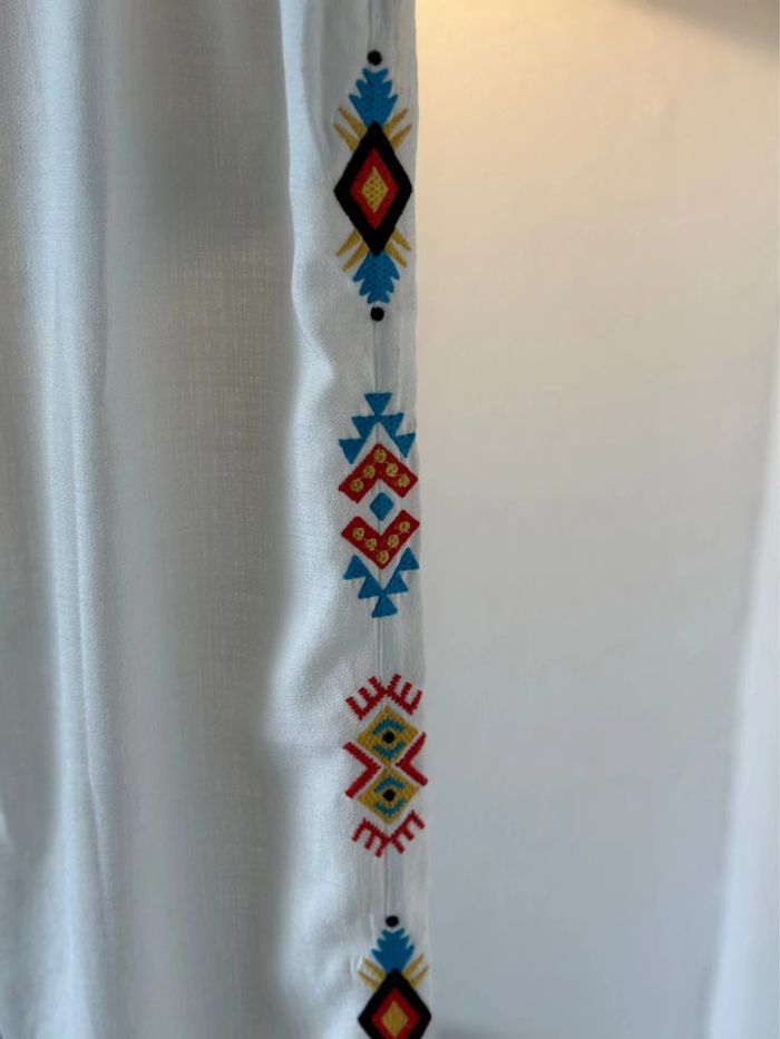 Pantalon léger en lin blanc coupe ample, détails brodés colorés taille 3 - photo numéro 8