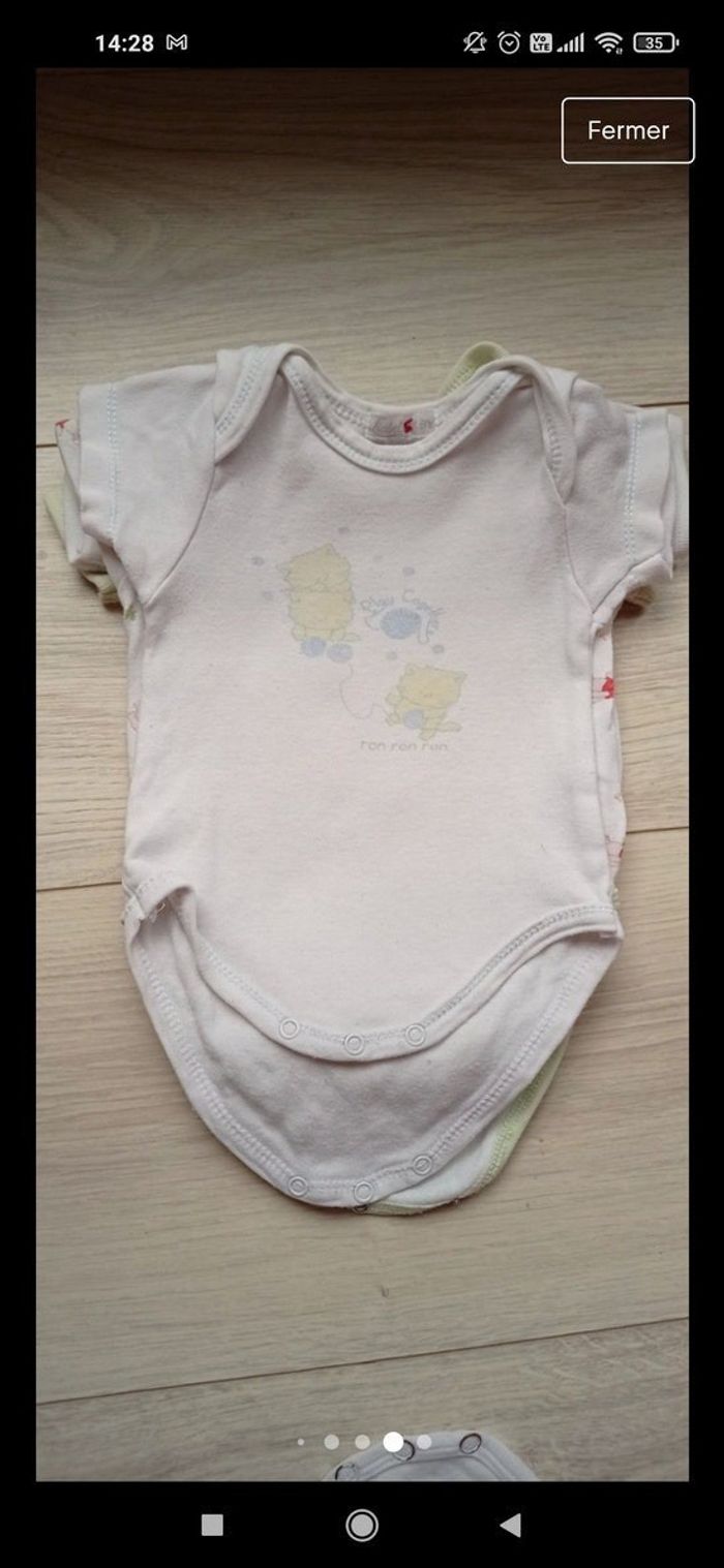 Lot de 7 bodies 0 mois - photo numéro 7