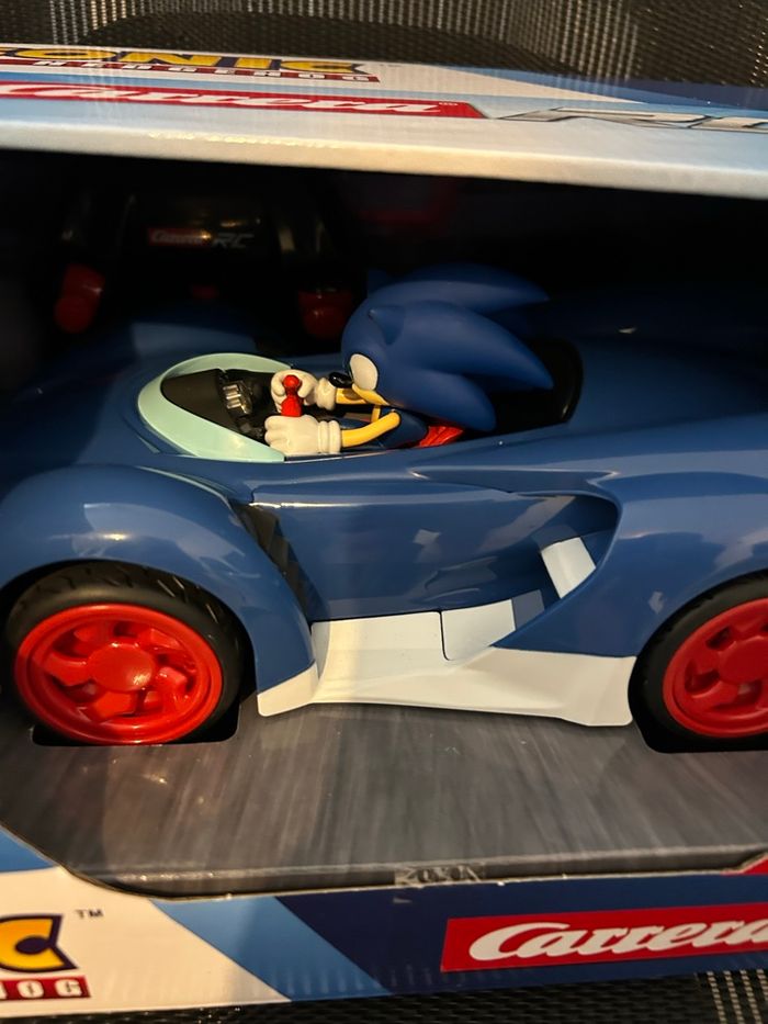 Voiture télécommandée - photo numéro 3