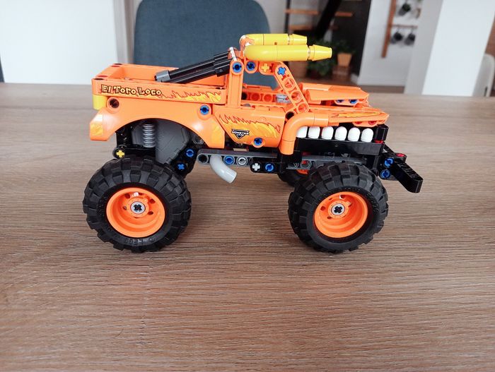 Légo 42135 Technic  Monster Jam " El Toro Loco" - photo numéro 3