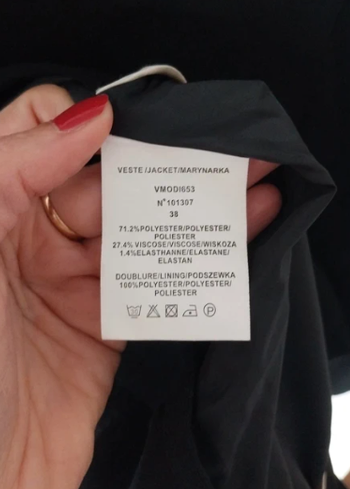 Veste noire - photo numéro 3