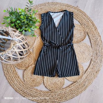 🖤 Combi‑short noire & blanche – 5 ans / 110 cm – Parfait état