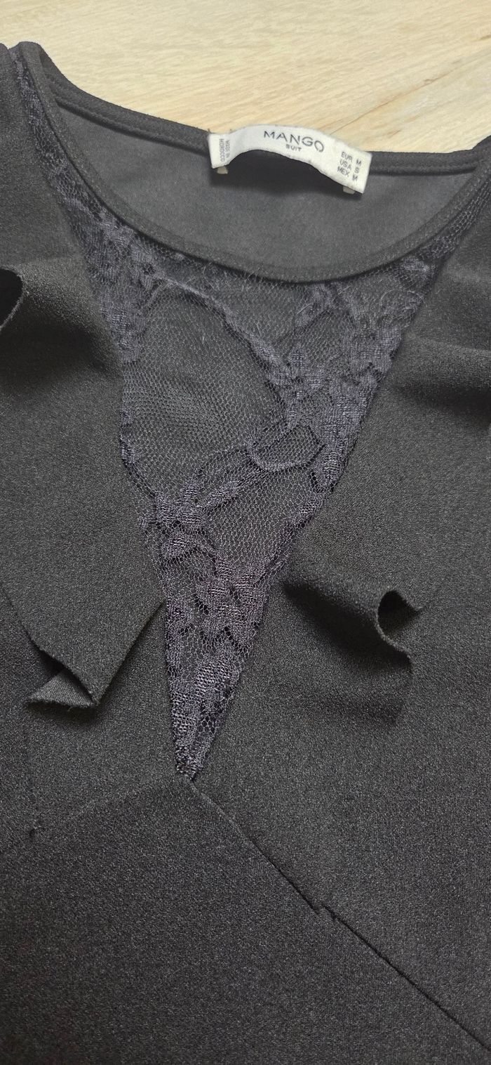 Robe Mango taille M noir en très bon état dentelle et froufrou - photo numéro 4