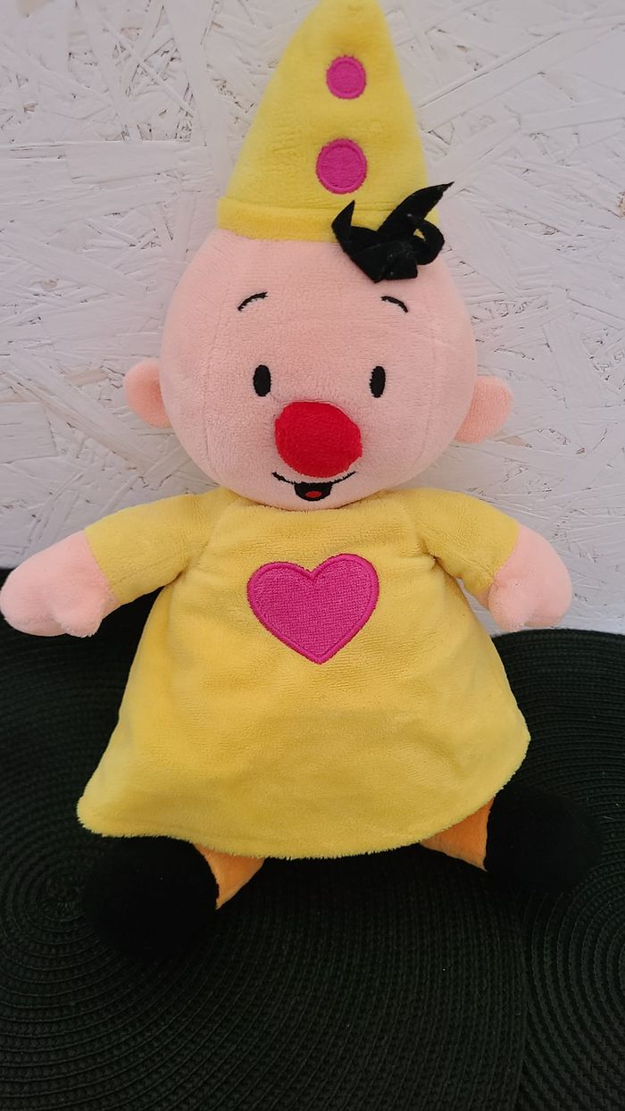 PELUCHE STUDIO 100 JAUNE DOUX BUMBA LE CLOWN