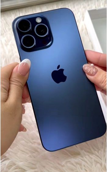 iPhone 15 pro max neuf