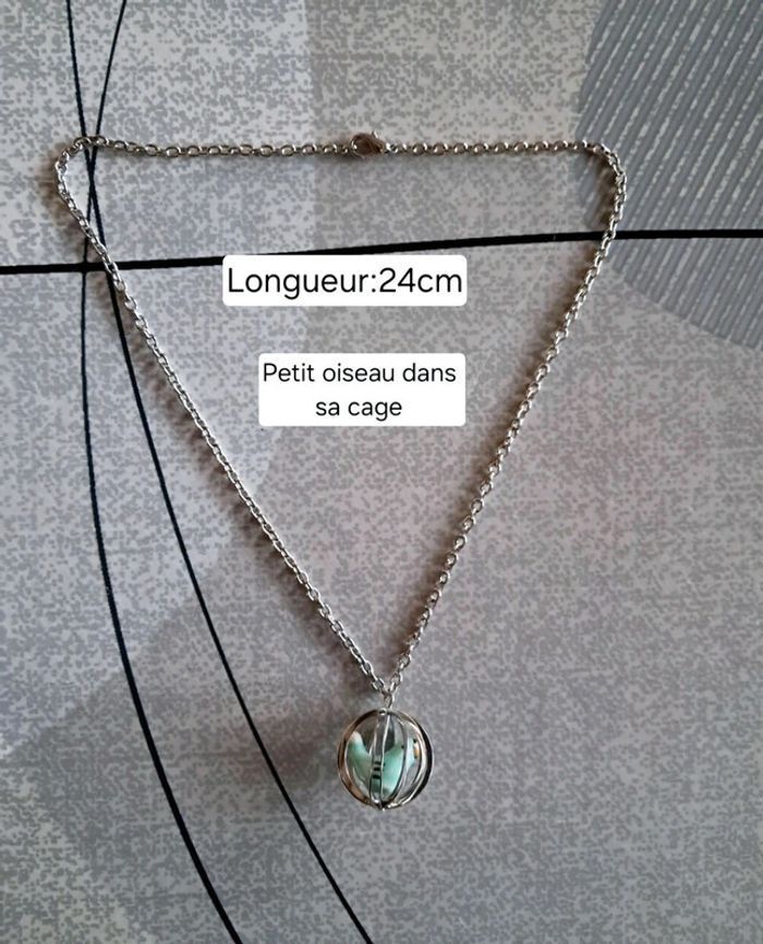 Collier court NEUF chaîne argentée avec pendentif *oiseau dans sa cage* - photo numéro 3