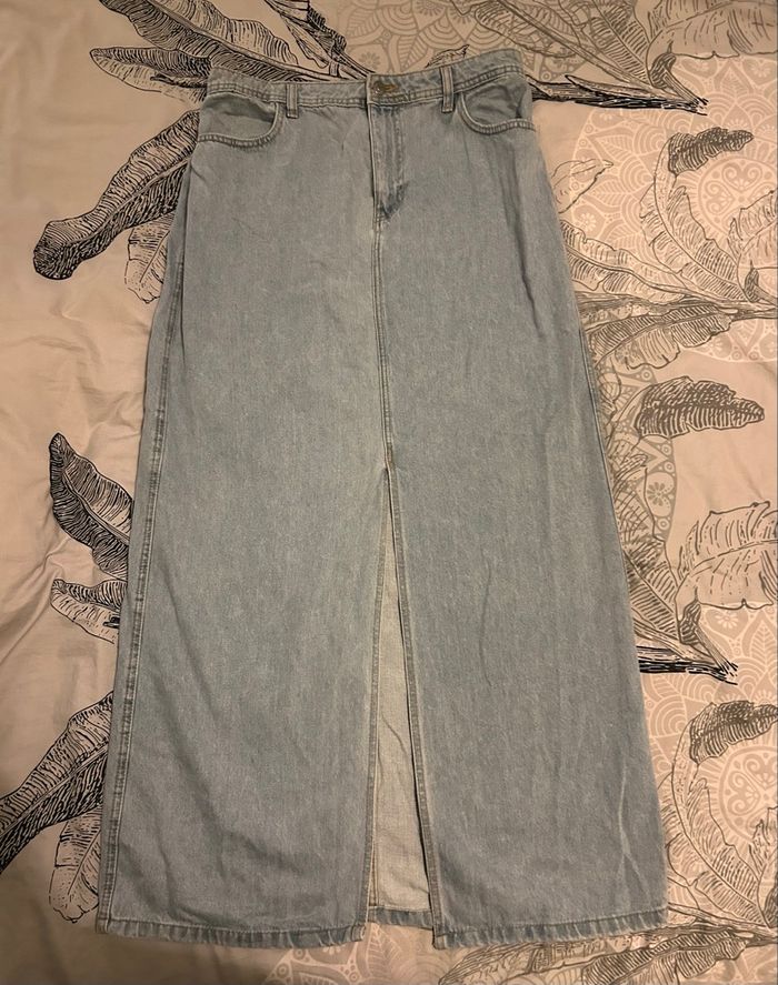 PLUS JUPE LONGUE EN JEAN DÉLAVÉ BLEU CLAIR À FENTE DEVANT