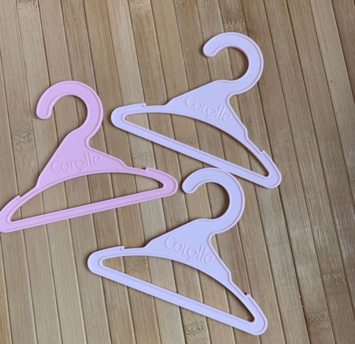 Cintres ma corolle poupées et poupons.