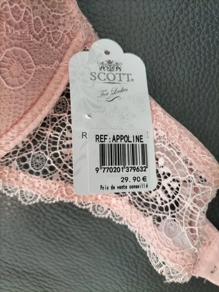 Soutien gorge neuf - photo numéro 4