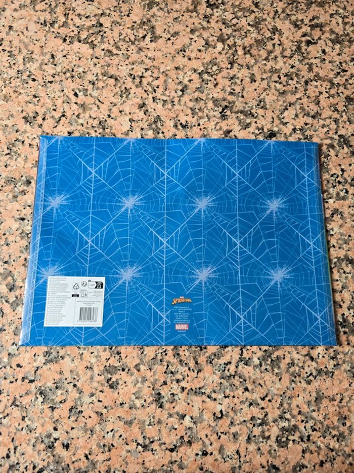 Pochette A4 spiderman neuf - photo numéro 2