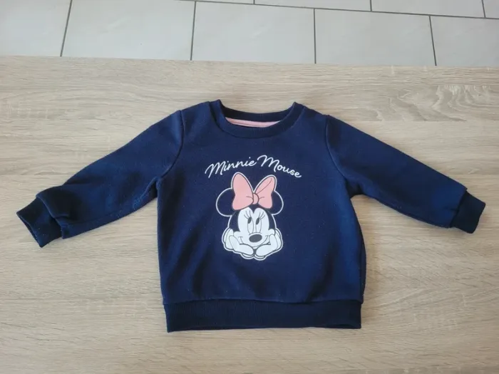 Pull Disney en 12/18 mois - photo numéro 2