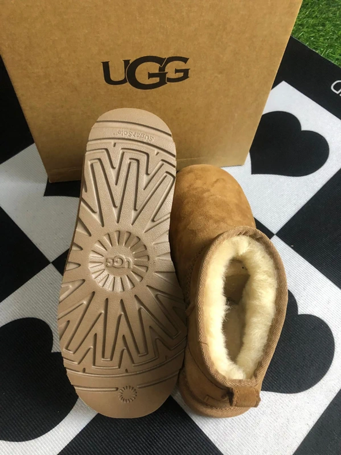 UGG Classic Ultra Mini Châtaigne 41 - photo numéro 2