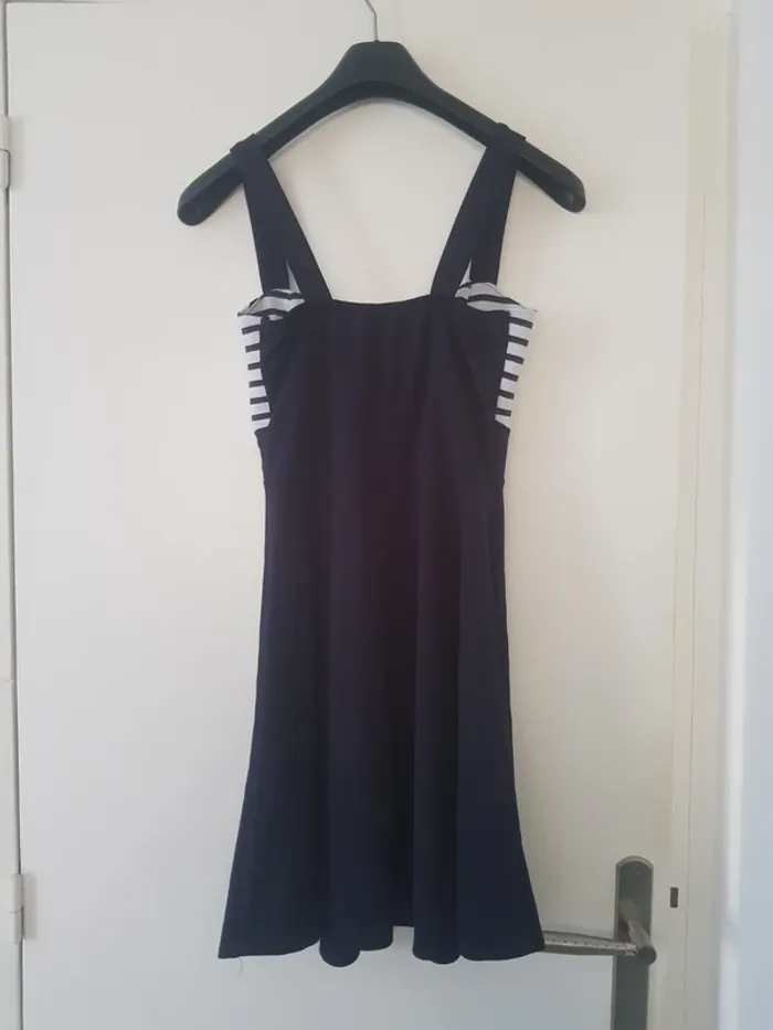 Robe Marine Taille M - photo numéro 5
