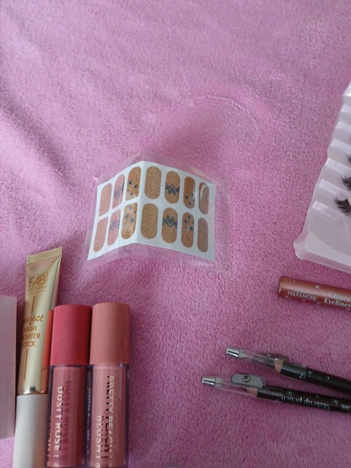 Lot maquillage - photo numéro 4
