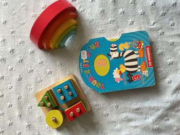 livre Tourne et joue ! choisir le bon chiffre en tournant les disques éditions bookan