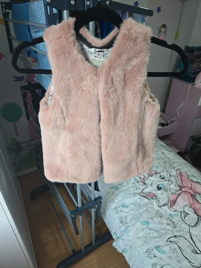 Blouson sans manche zara taille 8 ans