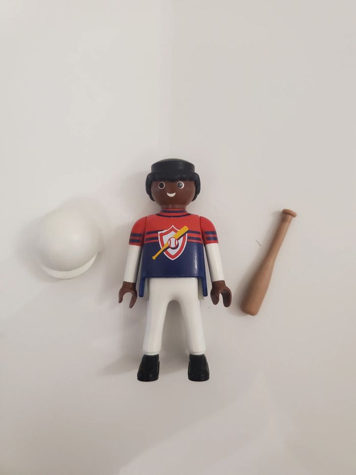 Playmobil Sport Joueur de Base Ball avec sa batte et son casque très bon état - photo numéro 2