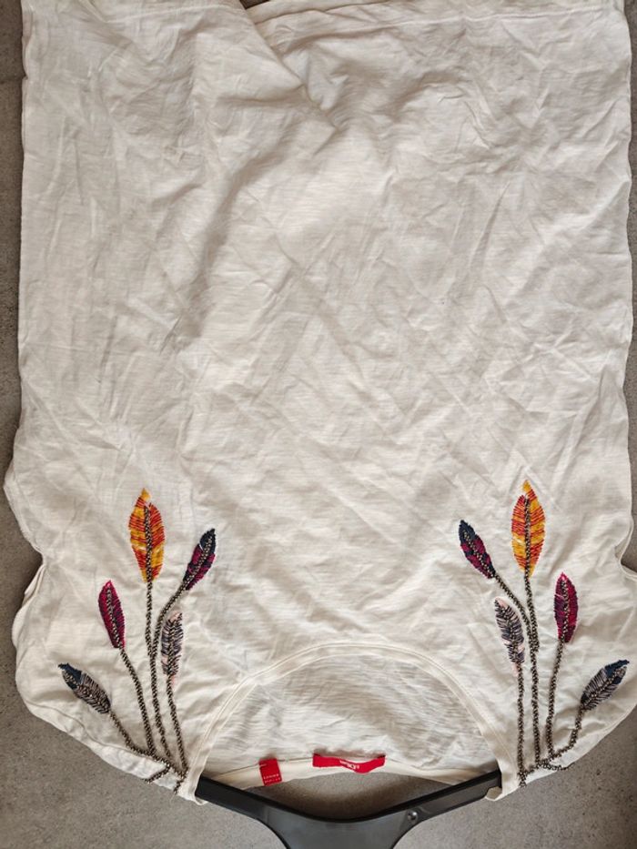 Tee shirt blanc à fleurs brodées S.Oliver taille 38 - photo numéro 3