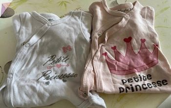 Lot 2 bodies à manches longues 