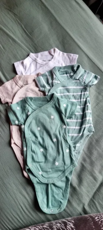 Lot 4 body manche courte gemo 3 mois