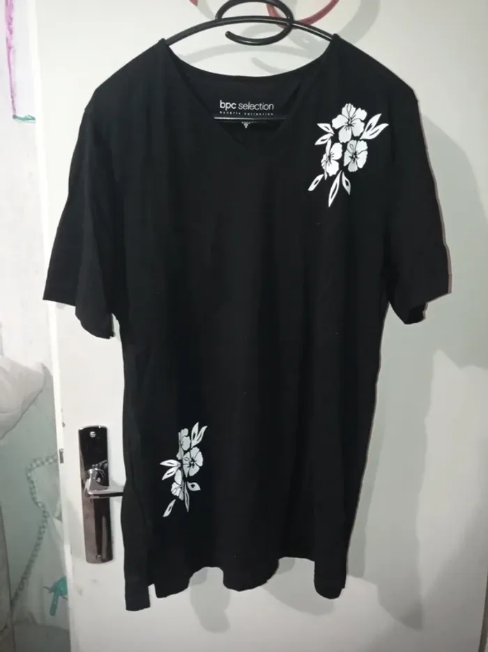 T-shirt manche courte noir fleurs
