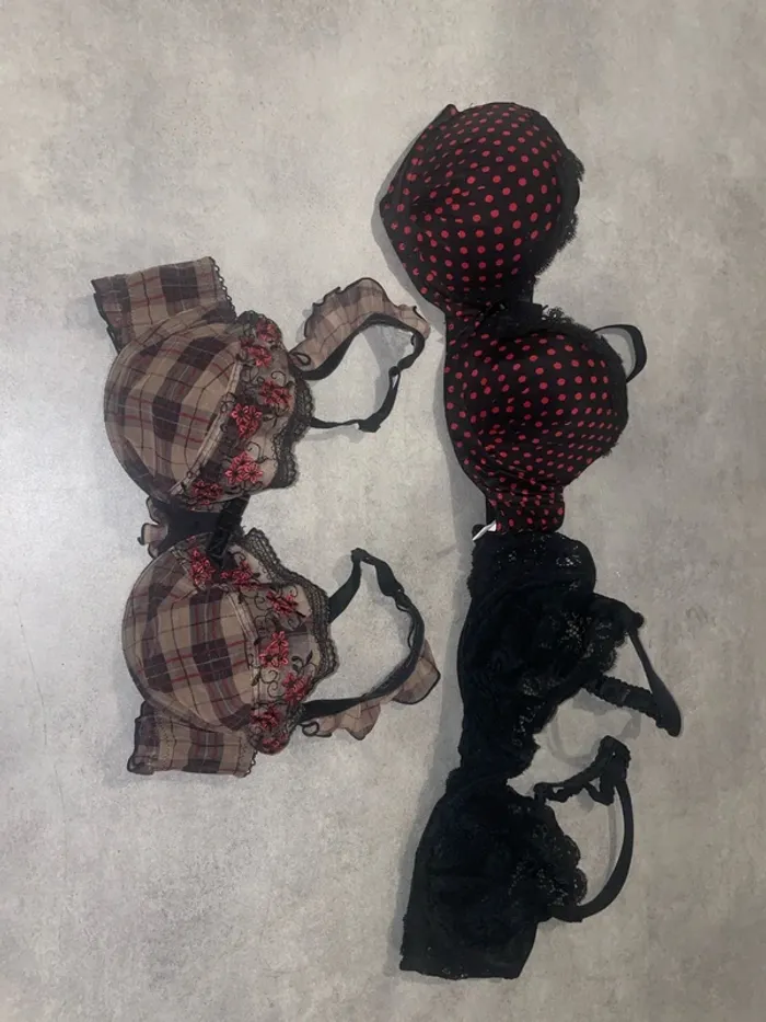 Lot de trois soutiens-gorge