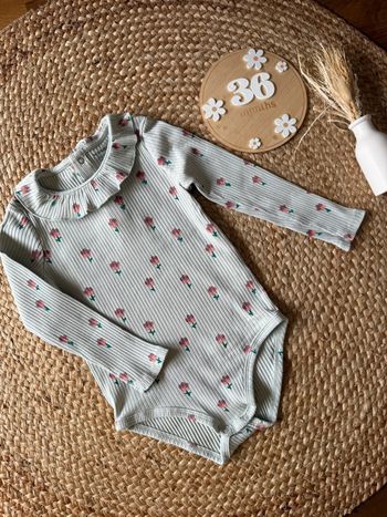 Body fleuris avec col - taille 36 mois
