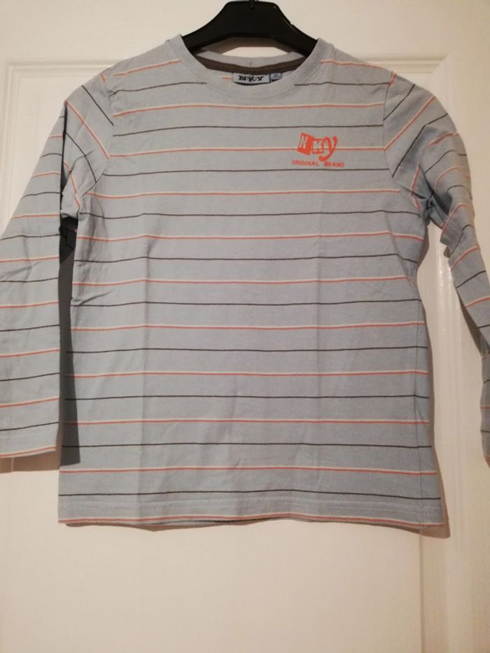 Tee-shirt manches longues bleu et orange 8 ans - photo numéro 2
