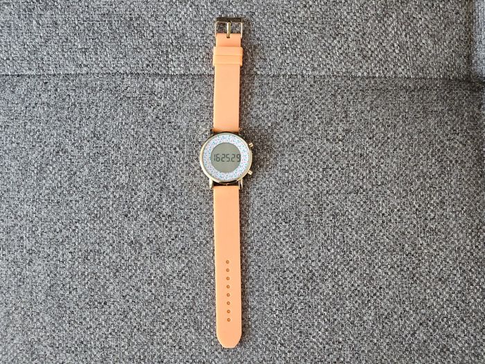 Montre digitale femme enfant PR-20-00670 silicone orange LCD podomètre silicone pile neuve chronomèt - photo numéro 2