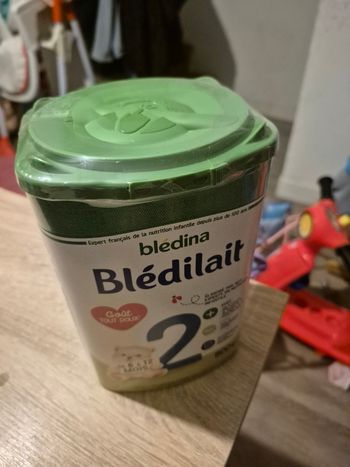 Boîte de lait 2eme age neuf bledina