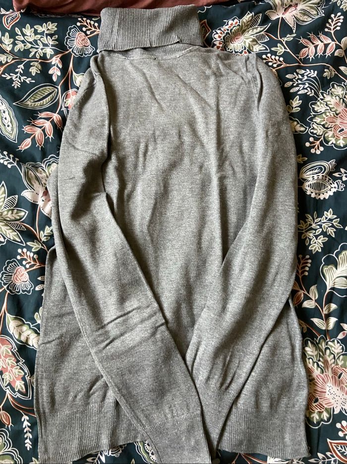 Pull col roulé et teeshirt manches longues - photo numéro 2