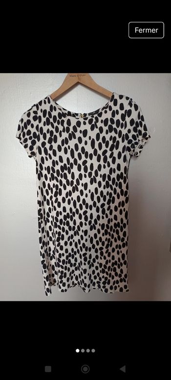 Robe noire et blanche