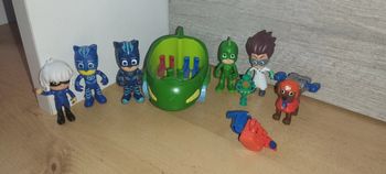 Lot 5 personnages pyjamasque et Zuma pat patrouille