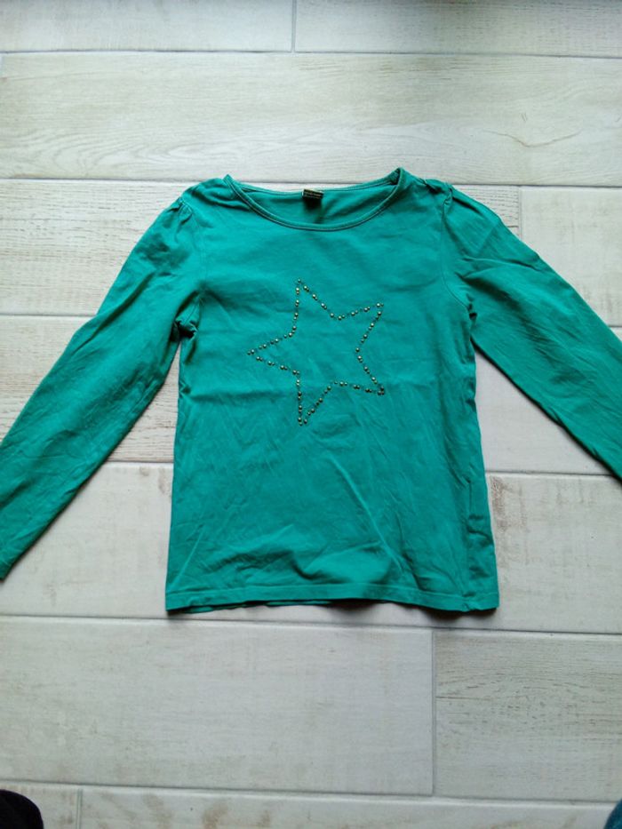 T-shirt vert manches longues motif étoile Tao 8 ans