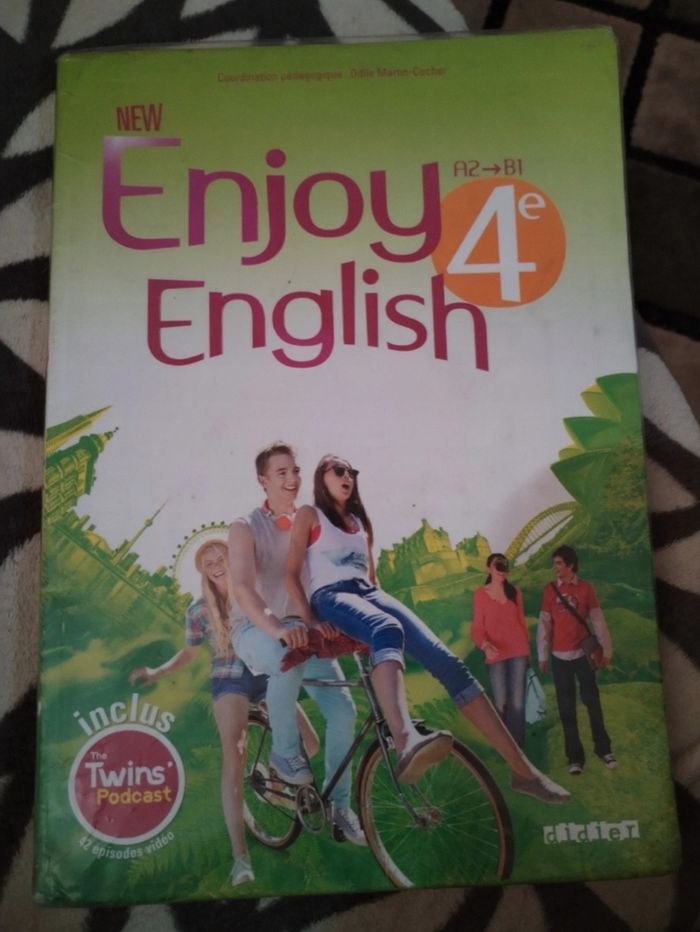 Manuel+Dvd "Enjoy English 4e" A2/B1 en très bon état