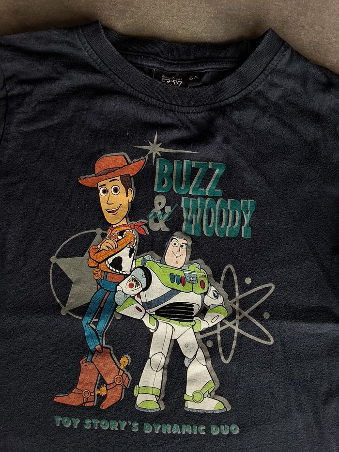 Ensemble 6 ans jean Kiabi et tee-shirt Toy Disney. Parfait état - photo numéro 7