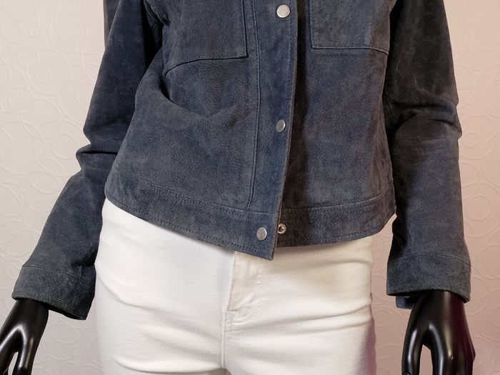 Etat NEUF - Veste zippée en cuir de porc marine/gris Mango - photo numéro 4