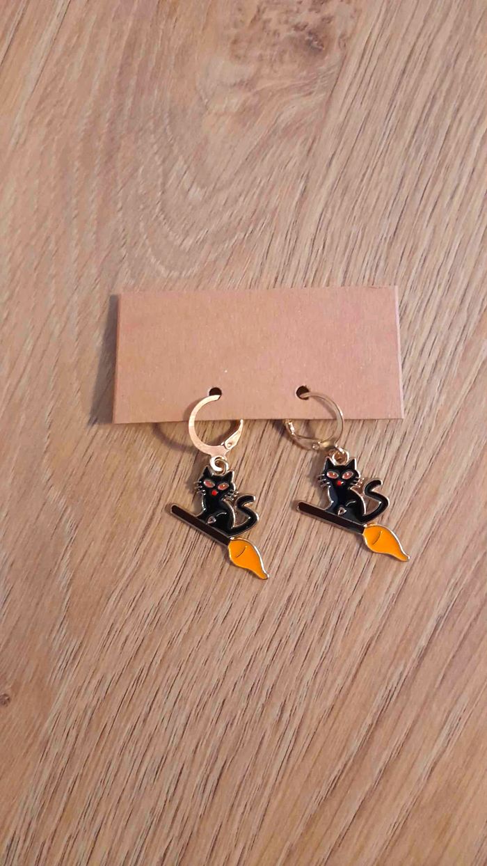Boucles d’Oreilles Halloween Chat Noir Magique - photo numéro 2