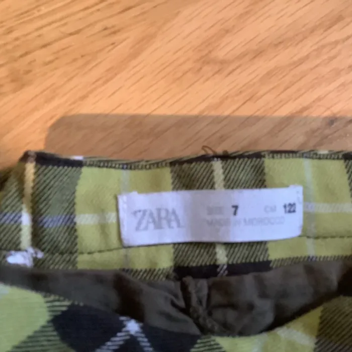 Jupe Zara motif écossais vert 7 ans - photo numéro 3