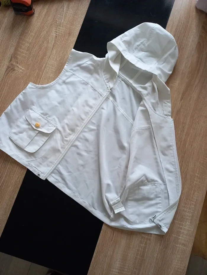 Haut blanc sans manches - photo numéro 9
