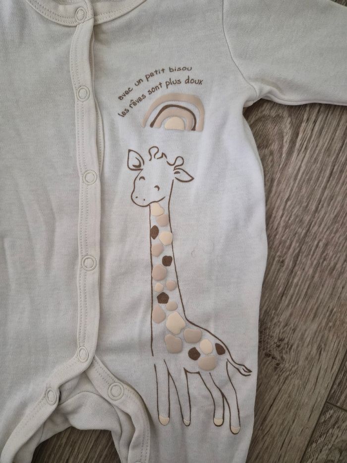 Pyjama 1 mois - photo numéro 2