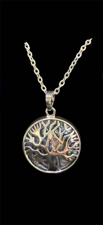 Collier avec pendentif arbre de vie coquille ormeau