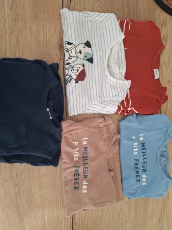 Lot tshirt 24mois