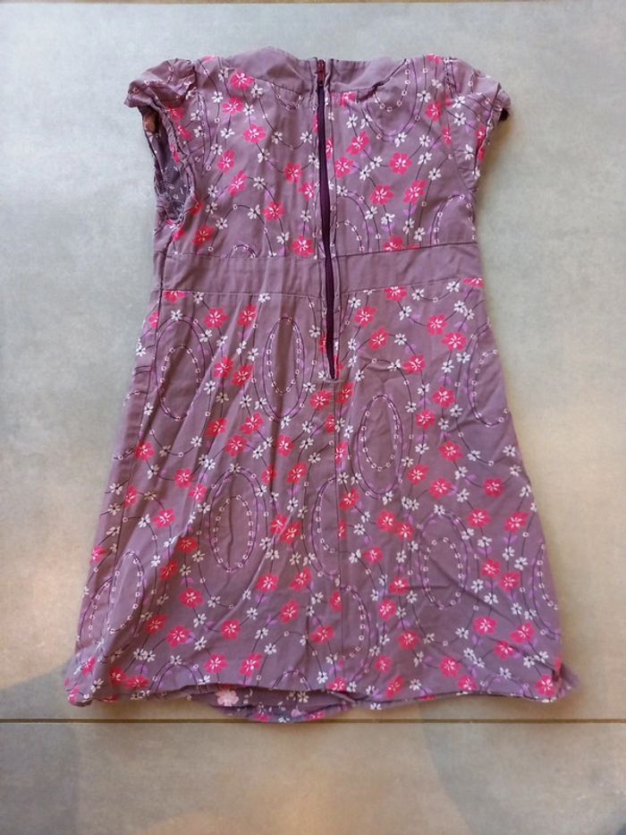 Robe violette fleurie - photo numéro 3