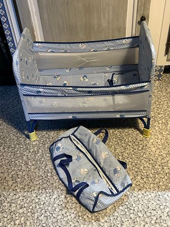 Lit pliant pour poupée