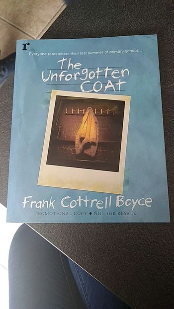 Livre en anglais The Unforgettable Coat