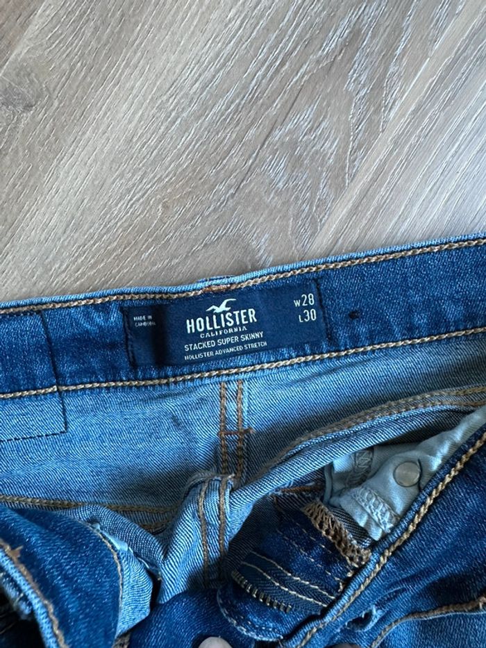 Jeans troués - photo numéro 2