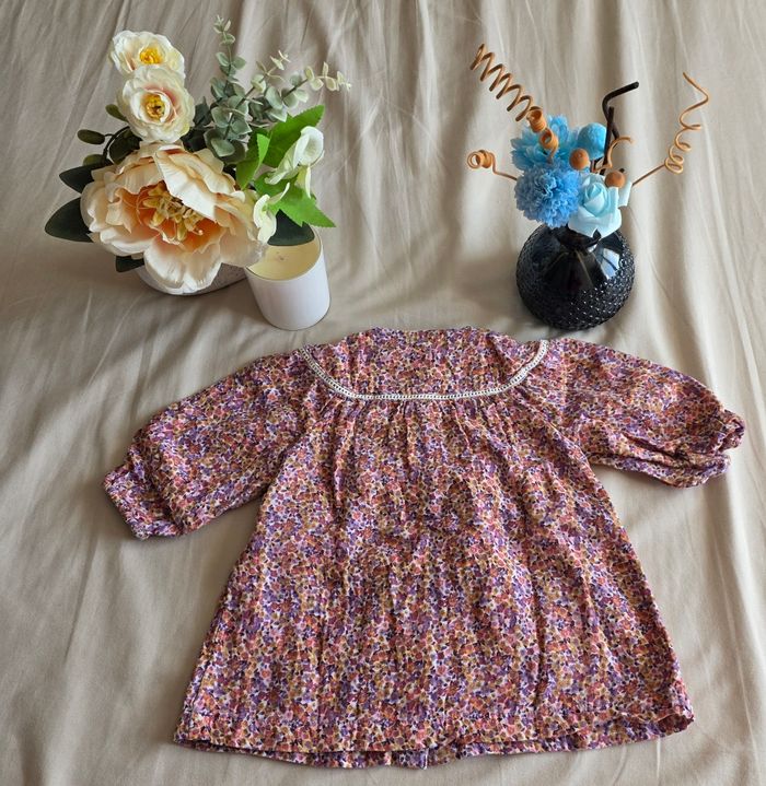 Kiabi Robe Gaze Coton Fleurie Violet Orange Très bon état 6 mois - photo numéro 2